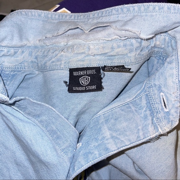 Looney tunes button up - Picture 4 of 6